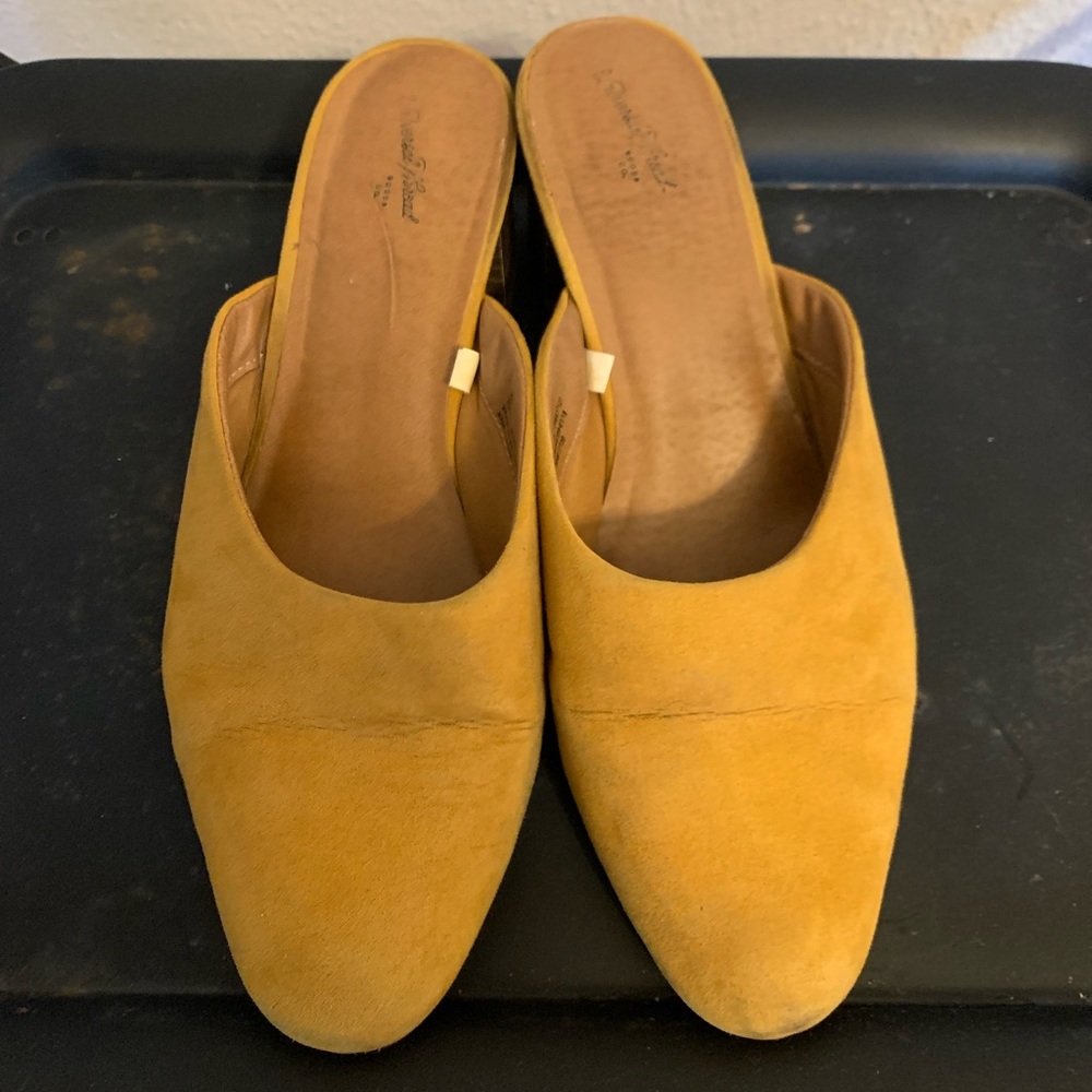 Cute Yellow Slipper Heels
